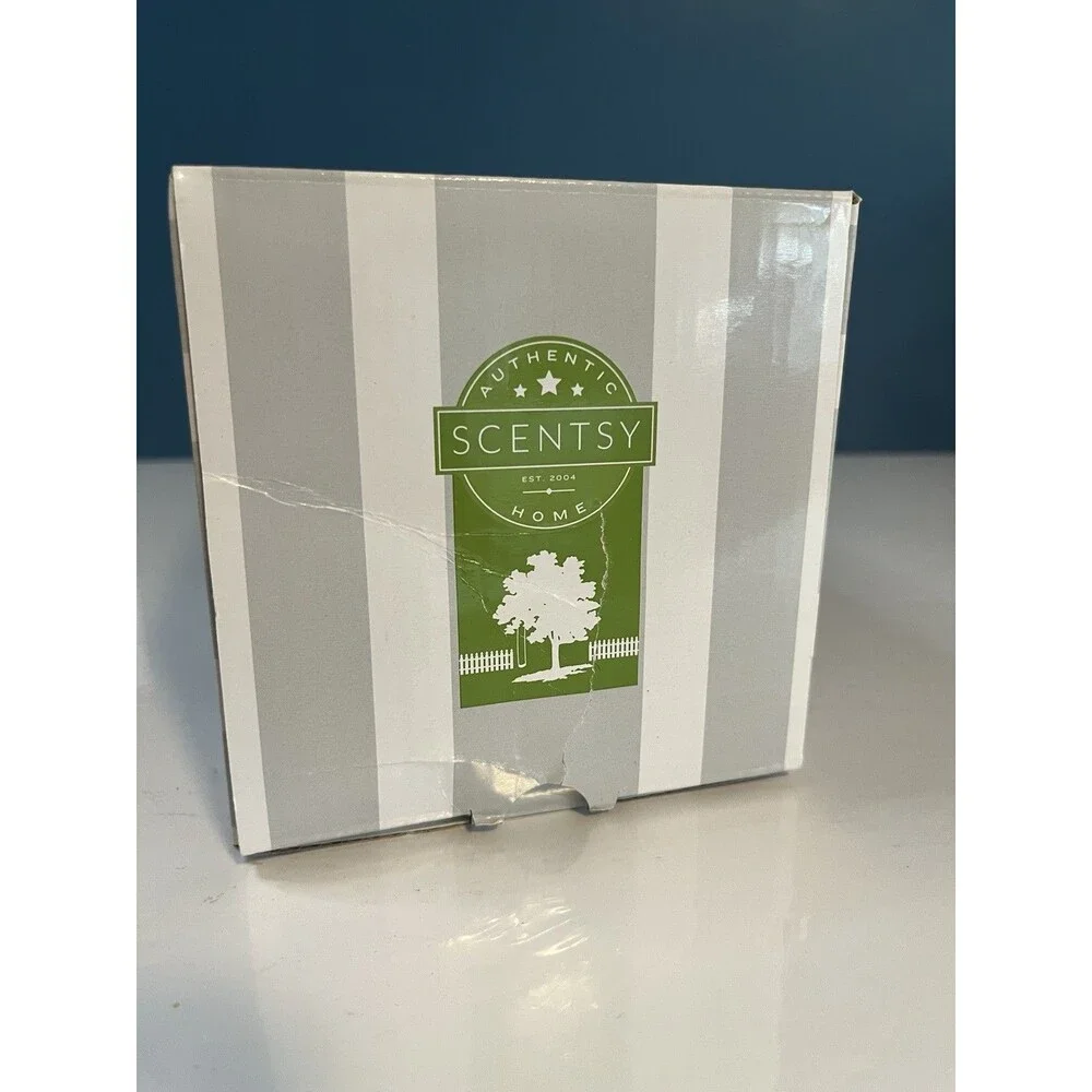 Scentsy NIB Pineapple Retired Southern Hospitality White Plugin Wax Warmer New